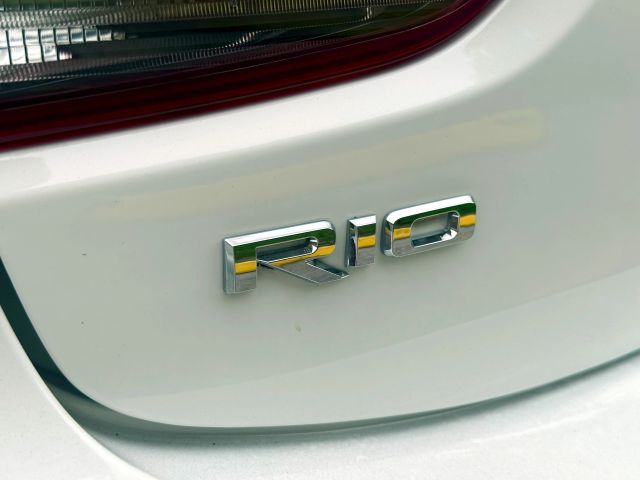 2019 Kia Rio - Image 26