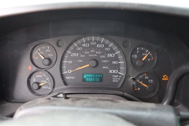 2006 Chevrolet Express 2500 Cargo - Image 10