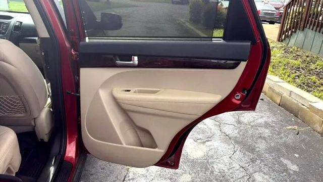 2014 Kia Sorento - Image 16