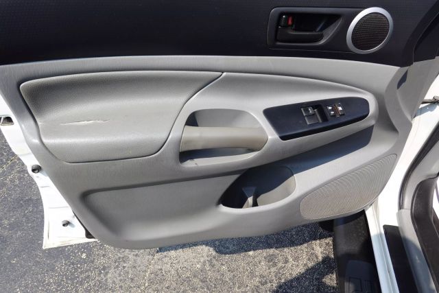 2014 Toyota Tacoma Access Cab - Image 8