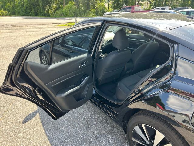 2021 Nissan Altima - Image 12