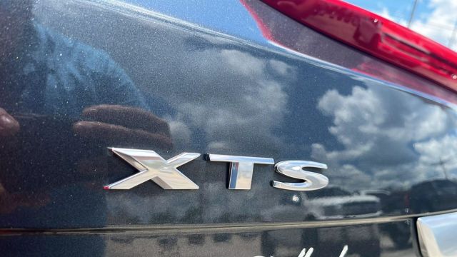 2017 Cadillac Xts - Image 2