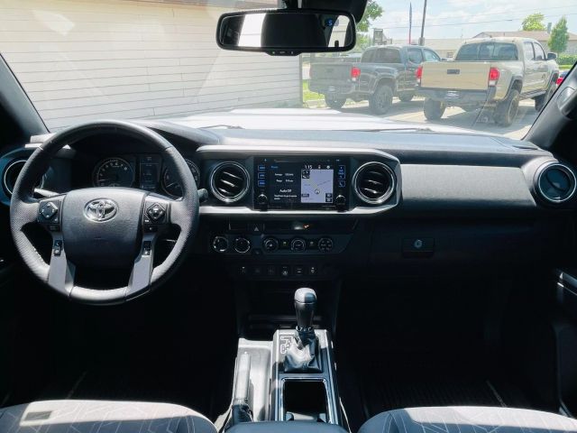 2018 Toyota Tacoma Double Cab - Image 29