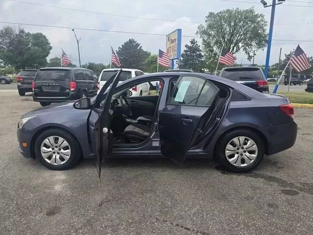 2013 Chevrolet Cruze - Image 9
