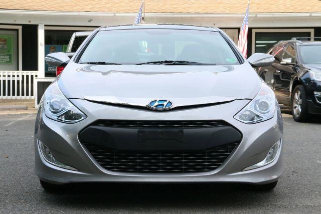 2011 Hyundai Sonata - Image 2