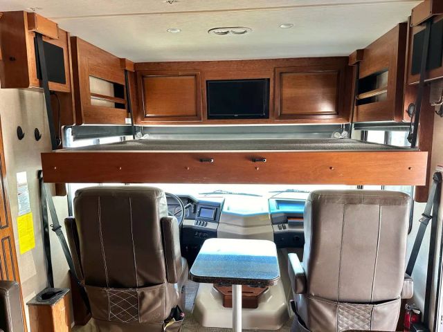 2017 Fleetwood Bounder - Image 11