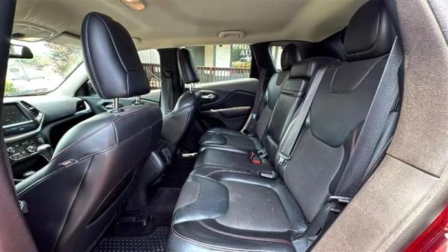 2015 Jeep Cherokee - Image 13