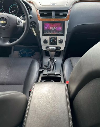 2009 Chevrolet Malibu - Image 15