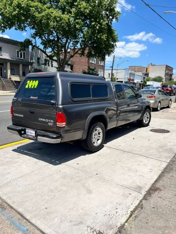 2003 DODGE DAKOTA CLUB CAB PICKUP V6, 3.9 LITER SXT PICKUP 2D 6 1/2 FT