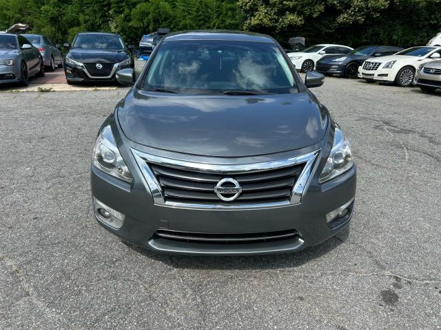 2015 Nissan Altima - Image 8