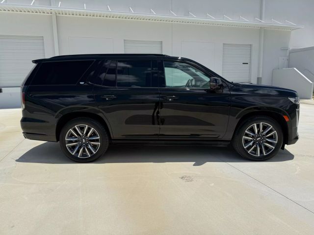 2022 Cadillac Escalade - Image 8