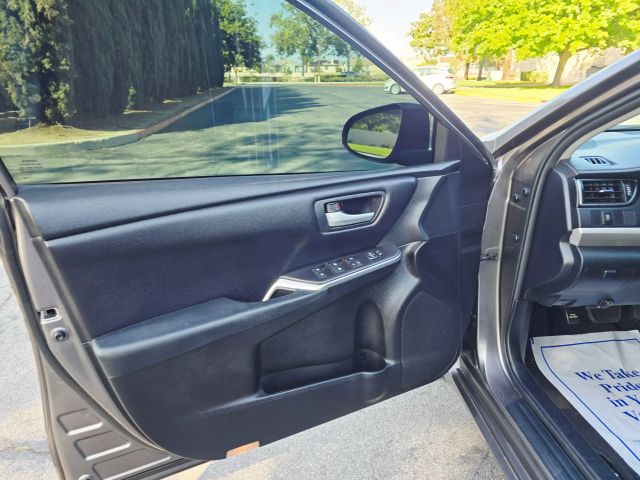 2017 Toyota Camry - Image 11