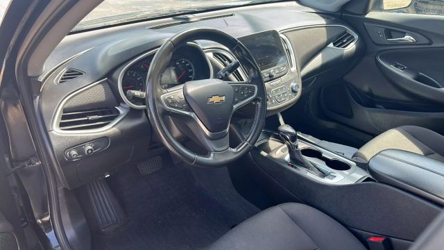2022 Chevrolet Malibu - Image 11