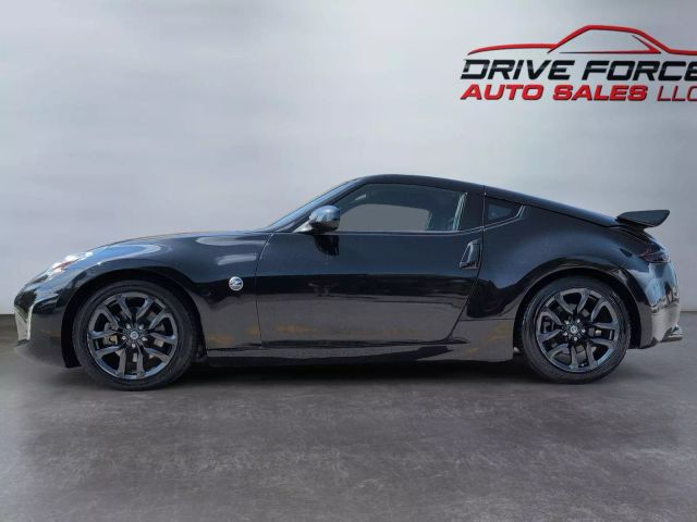 2019 Nissan 370z - Image 2