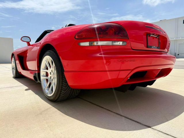 2004 Dodge Viper - Image 25