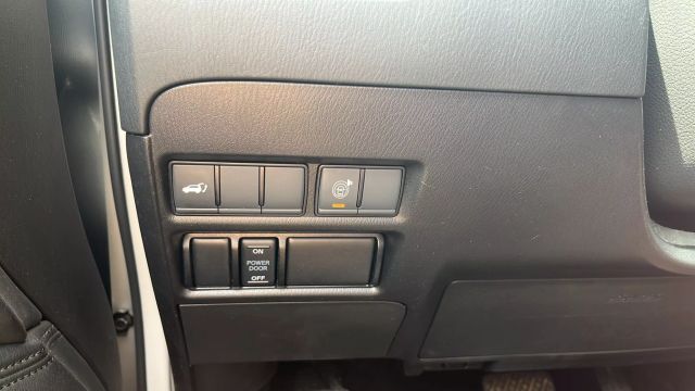 2022 Nissan Armada - Image 30