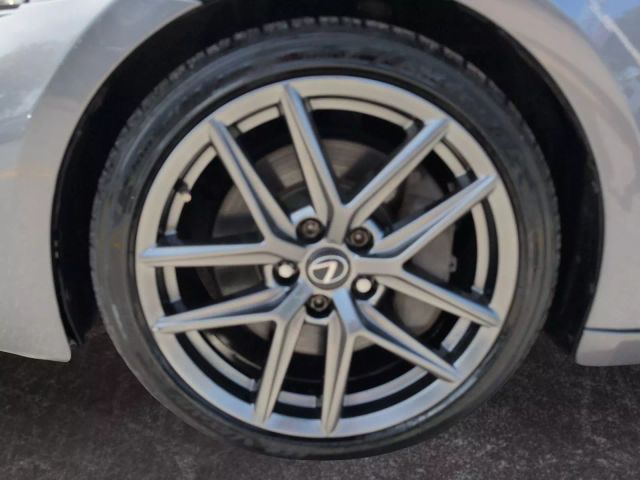 2018 Lexus Is - Image 14