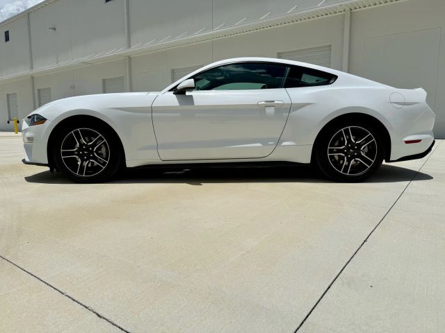 2022 Ford Mustang - Image 30