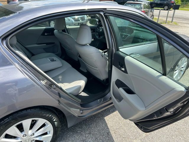 2015 Honda Accord - Image 14