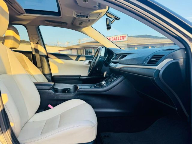 2011 Lexus Ct - Image 22