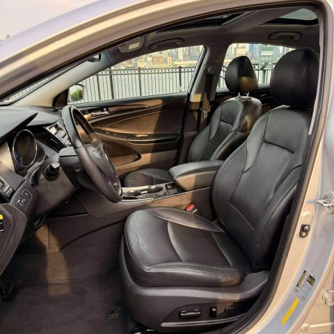 2012 Hyundai Sonata Limited Sedan 4d - Image 17