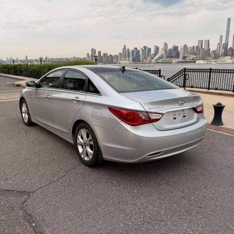 2012 Hyundai Sonata Limited Sedan 4d - Image 8