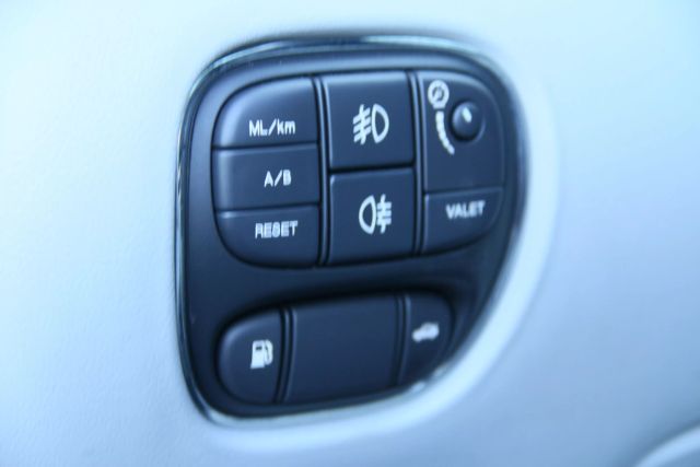 2006 Jaguar Xj - Image 14