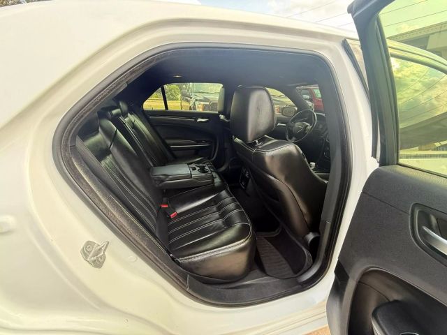 2019 Chrysler 300 - Image 18