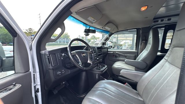 2018 Chevrolet Express 2500 Cargo - Image 10
