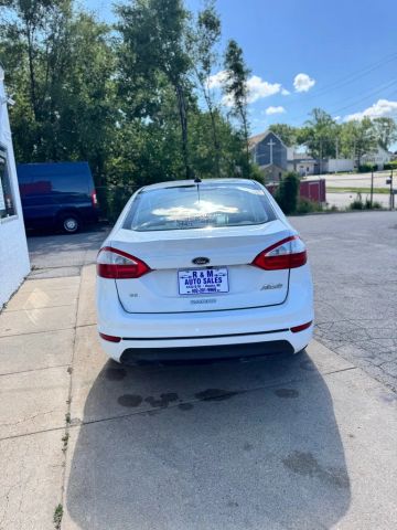 2019 Ford Fiesta Se Sedan 4d - Image 4