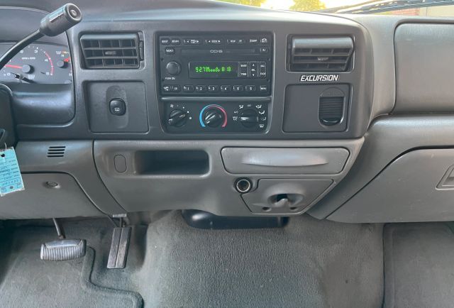 2002 Ford Excursion - Image 66