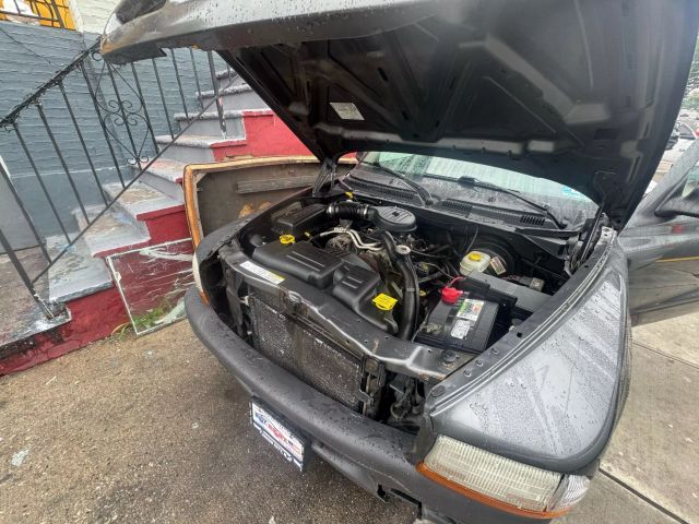 2003 DODGE DAKOTA CLUB CAB PICKUP V6, 3.9 LITER SXT PICKUP 2D 6 1/2 FT