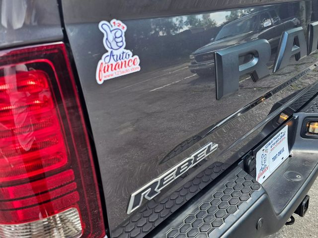 2016 Ram 1500 Crew Cab - Image 10