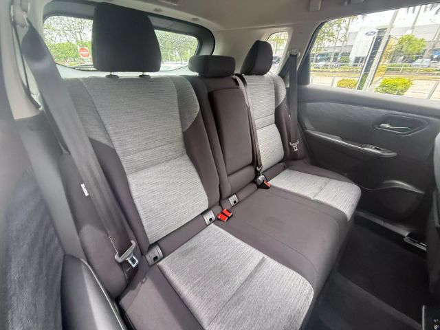 2021 Nissan Rogue - Image 17