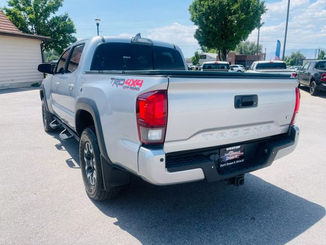 2018 Toyota Tacoma Double Cab - Image 10