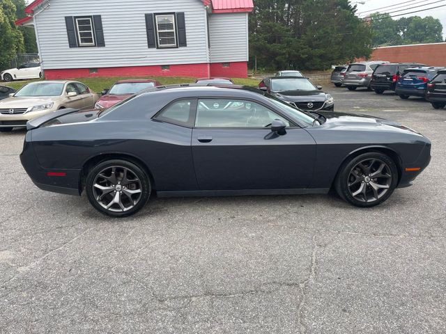 2017 Dodge Challenger - Image 9