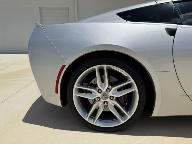 2019 Chevrolet Corvette - Image 13