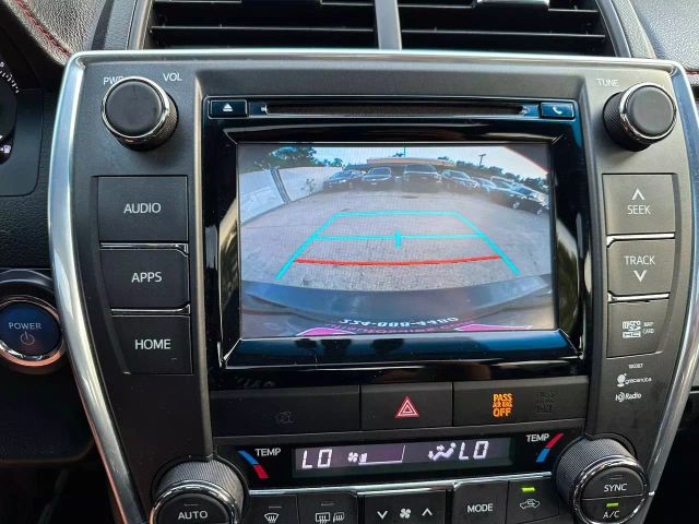 2015 Toyota Camry - Image 31
