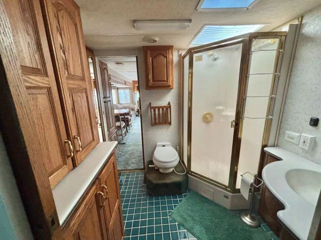 1997 Newmar Kountry - Image 11
