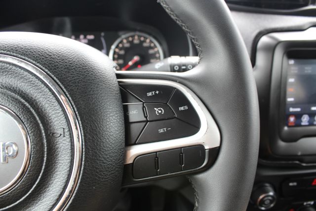 2018 Jeep Renegade - Image 13