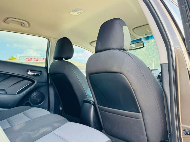 2014 Kia Forte - Image 19