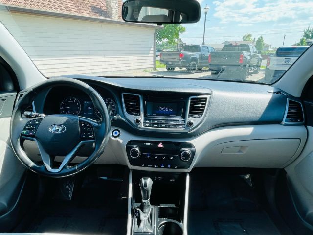 2017 Hyundai Tucson - Image 26