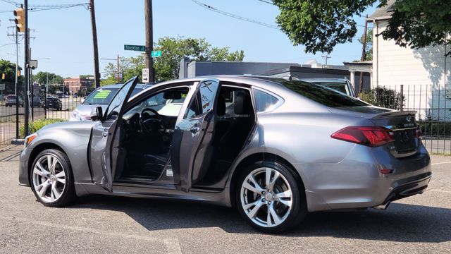 2015 Infiniti Q70 - Image 6