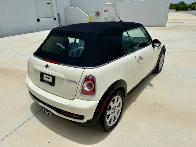 2015 Mini Convertible - Image 15