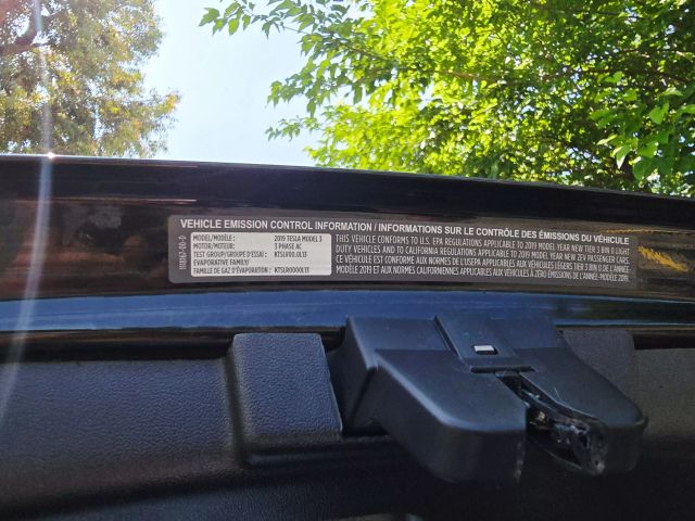 2019 Tesla Model 3 - Image 38