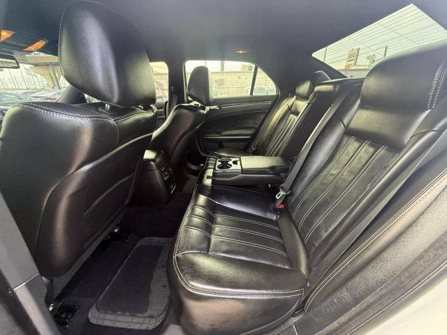 2019 Chrysler 300 - Image 19
