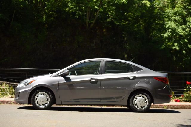 2014 Hyundai Accent - Image 2