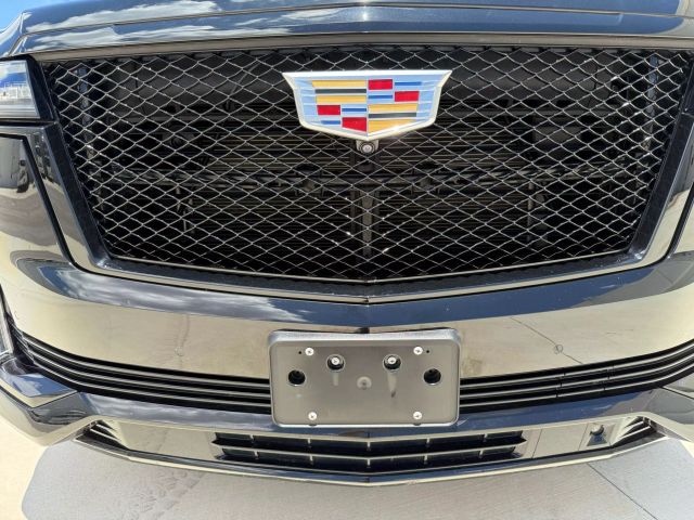 2022 Cadillac Escalade - Image 48