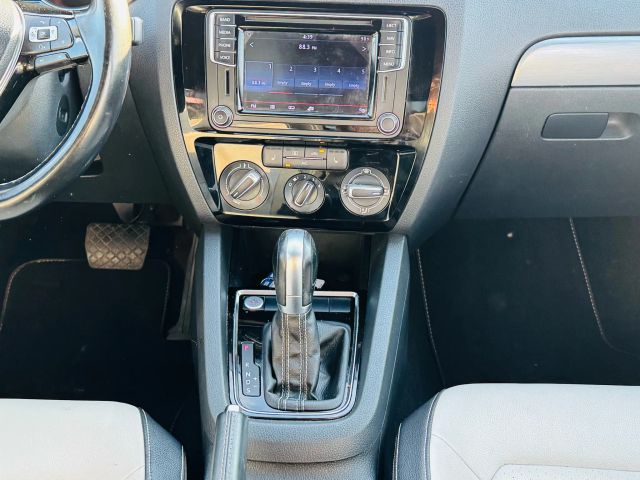 2016 Volkswagen Jetta - Image 26