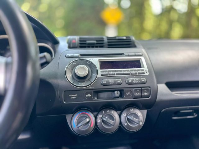 2008 Honda Fit - Image 8